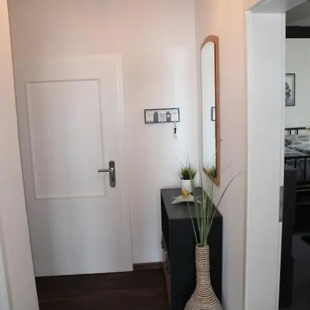 Apartament Schoene In Zentraler Lage, Naehe Magdeburg Und Intel *